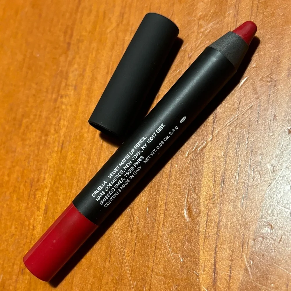 NARS Velvet Matte Lip Pencil Cruella
